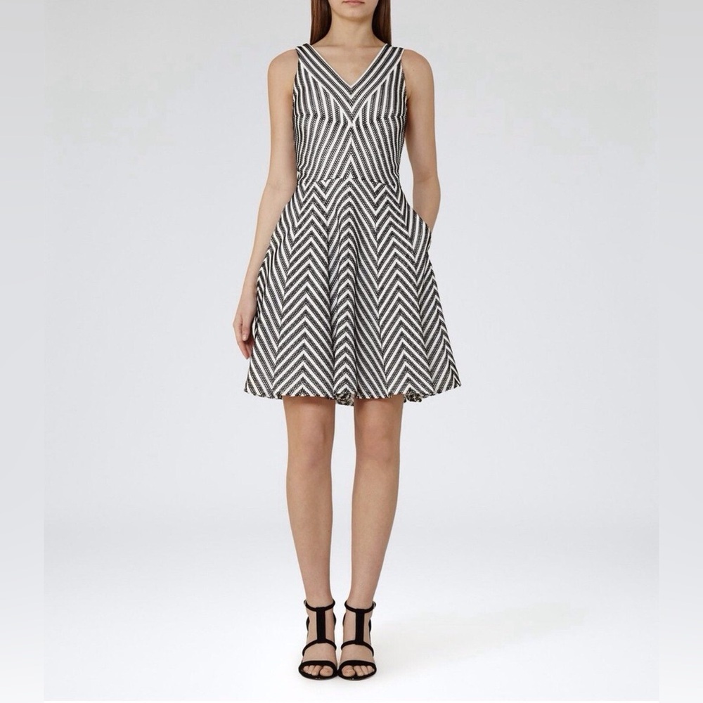 REISS Beverly Fit & Flare Dress in Black and White Size 4.